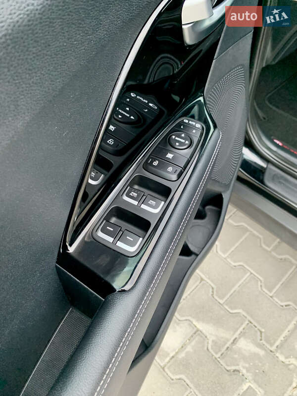 Позашляховик / Кросовер Kia Niro 2021 в Тернополі