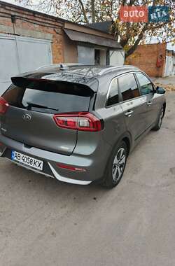 Позашляховик / Кросовер Kia Niro 2017 в Вінниці