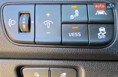 Внедорожник / Кроссовер Kia Niro 2019 в 