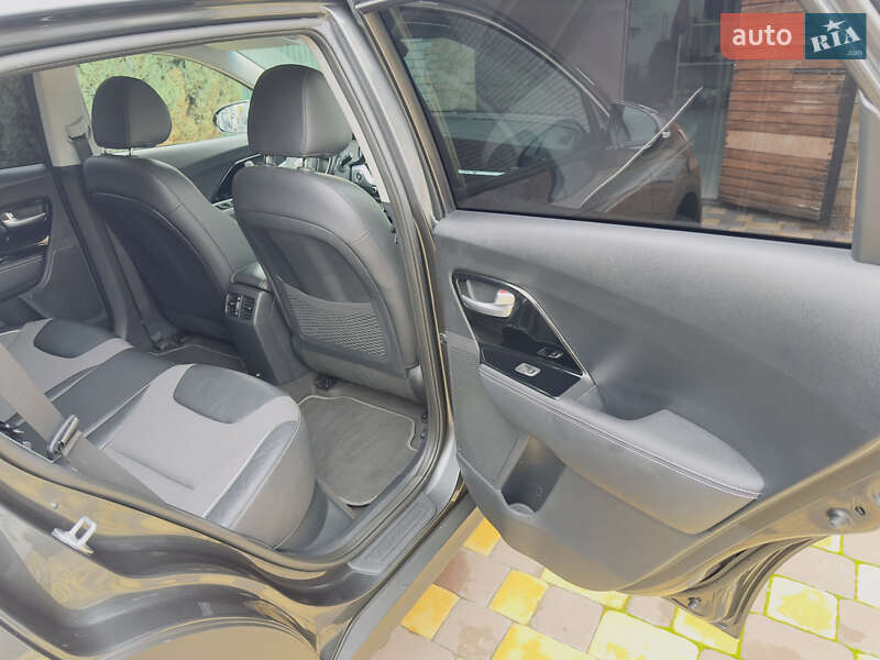 Позашляховик / Кросовер Kia Niro 2021 в Козятині