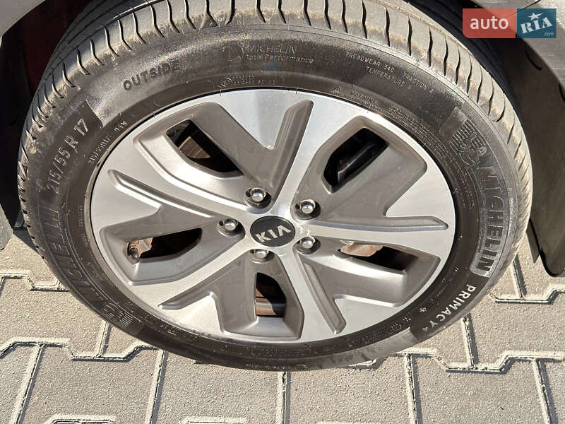 Позашляховик / Кросовер Kia Niro 2020 в Тернополі фото 24 Позашляховик / Кросовер Kia Niro 2020 в Тернополі