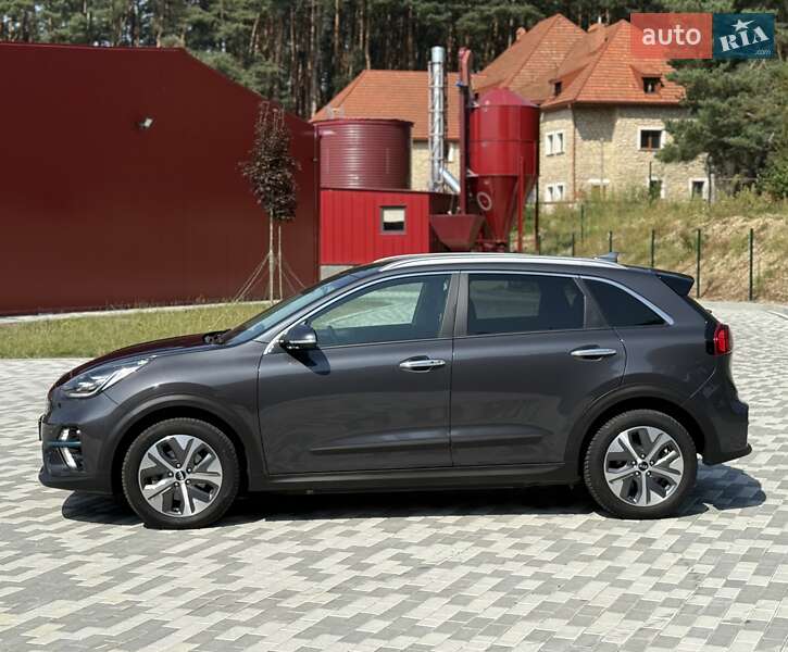 Позашляховик / Кросовер Kia Niro 2020 в Львові фото 3 Позашляховик / Кросовер Kia Niro 2020 в Львові