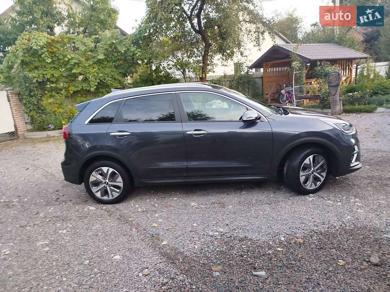 Внедорожник / Кроссовер Kia Niro 2019 в Львове фото 5 Внедорожник / Кроссовер Kia Niro 2019 в Львове