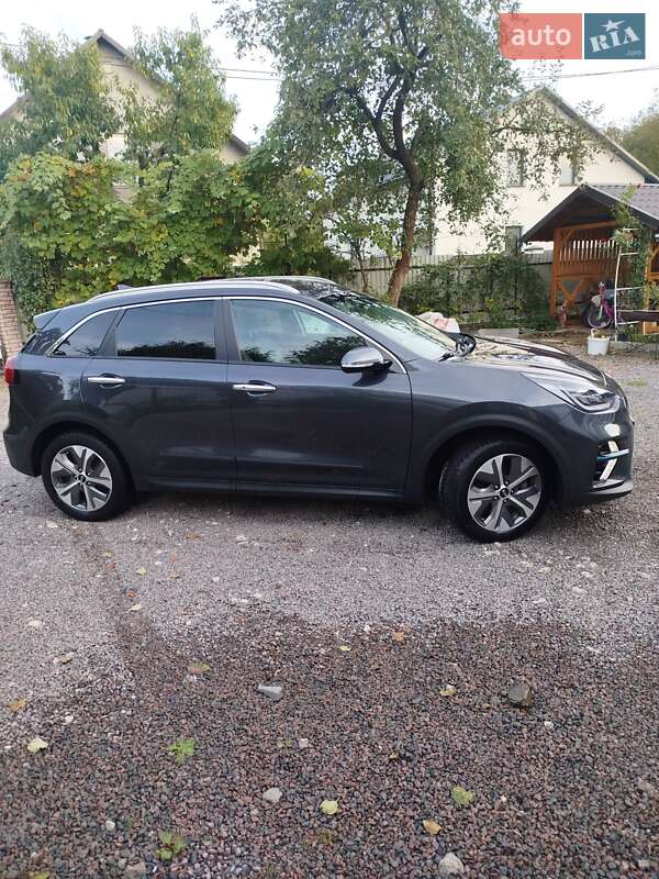 Внедорожник / Кроссовер Kia Niro 2019 в Львове фото 10 Внедорожник / Кроссовер Kia Niro 2019 в Львове