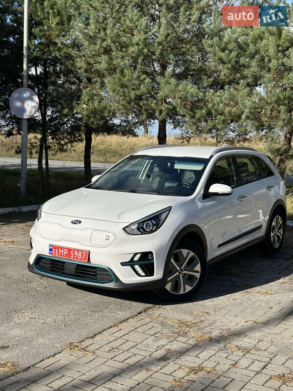 Позашляховик / Кросовер Kia Niro 2020 в Львові фото 2 Позашляховик / Кросовер Kia Niro 2020 в Львові