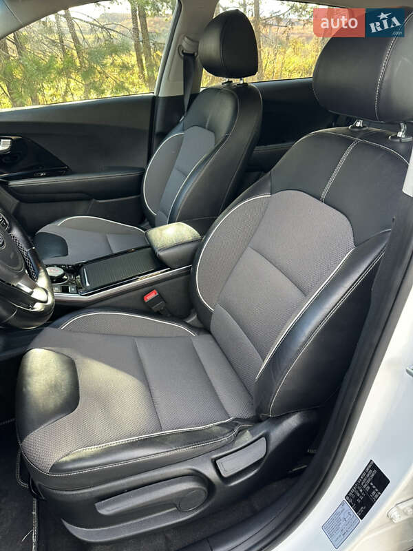 Позашляховик / Кросовер Kia Niro 2020 в Львові фото 30 Позашляховик / Кросовер Kia Niro 2020 в Львові