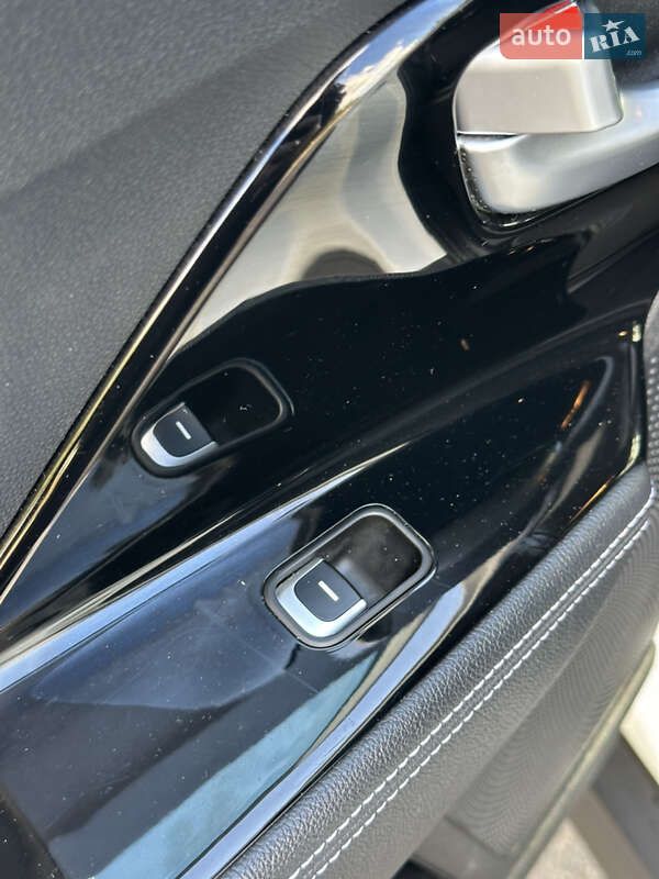 Позашляховик / Кросовер Kia Niro 2020 в Львові фото 35 Позашляховик / Кросовер Kia Niro 2020 в Львові