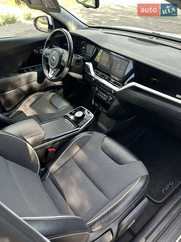 Позашляховик / Кросовер Kia Niro 2020 в Львові фото 54 Позашляховик / Кросовер Kia Niro 2020 в Львові