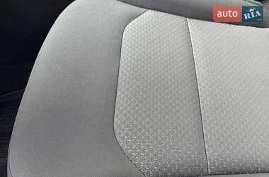 Внедорожник / Кроссовер Kia Niro 2023 в 