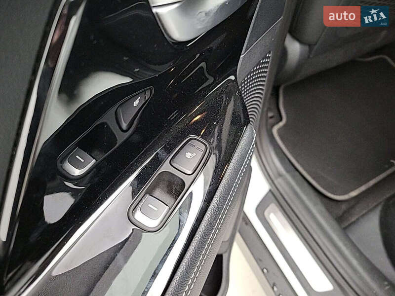 Позашляховик / Кросовер Kia Niro 2020 в Черкасах