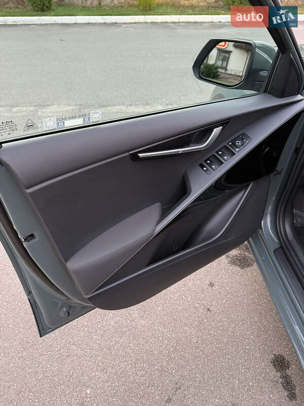 Внедорожник / Кроссовер Kia Niro 2023 в Киеве