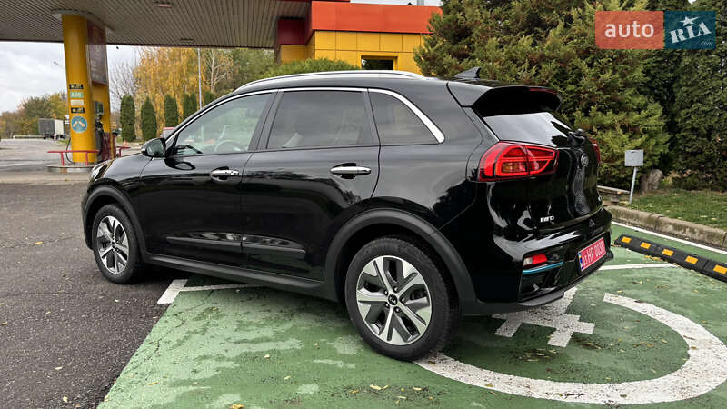 Внедорожник / Кроссовер Kia Niro 2020 в Млинове