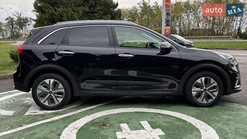 Внедорожник / Кроссовер Kia Niro 2020 в Млинове