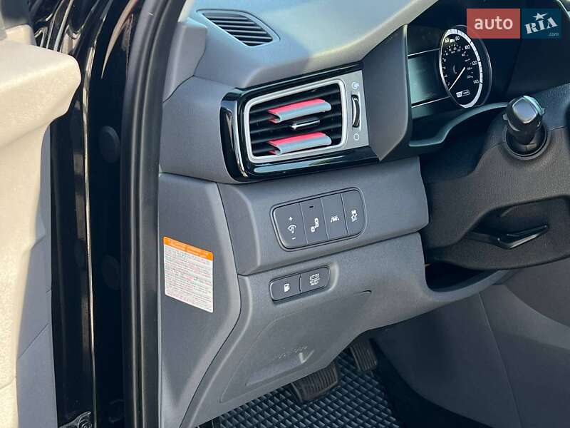 Позашляховик / Кросовер Kia Niro 2017 в Одесі фото 10 Позашляховик / Кросовер Kia Niro 2017 в Одесі