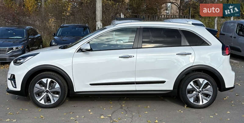 Позашляховик / Кросовер Kia Niro 2020 в Києві фото 3 Позашляховик / Кросовер Kia Niro 2020 в Києві