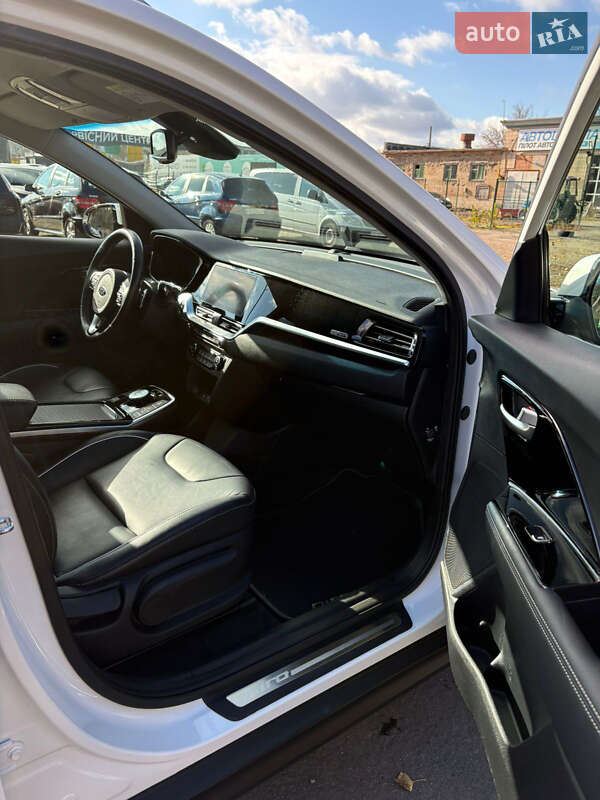 Позашляховик / Кросовер Kia Niro 2020 в Києві фото 15 Позашляховик / Кросовер Kia Niro 2020 в Києві