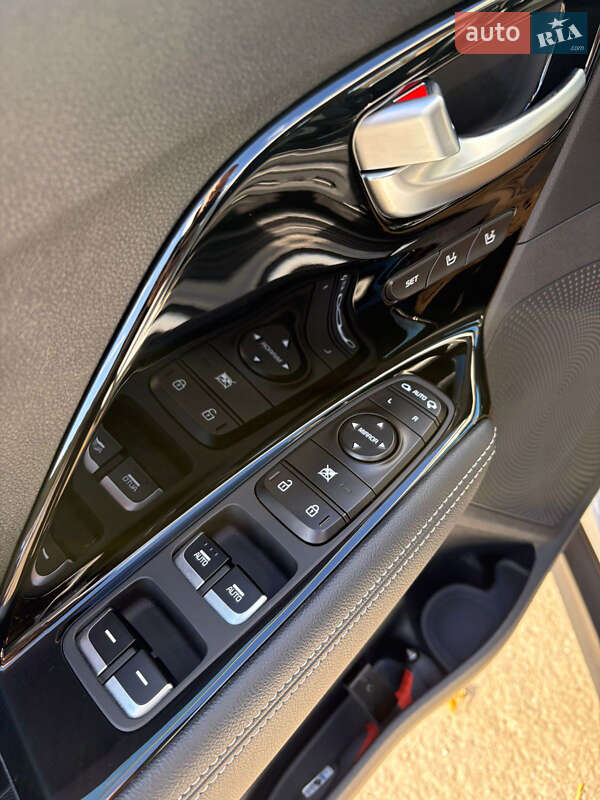 Позашляховик / Кросовер Kia Niro 2020 в Києві фото 20 Позашляховик / Кросовер Kia Niro 2020 в Києві