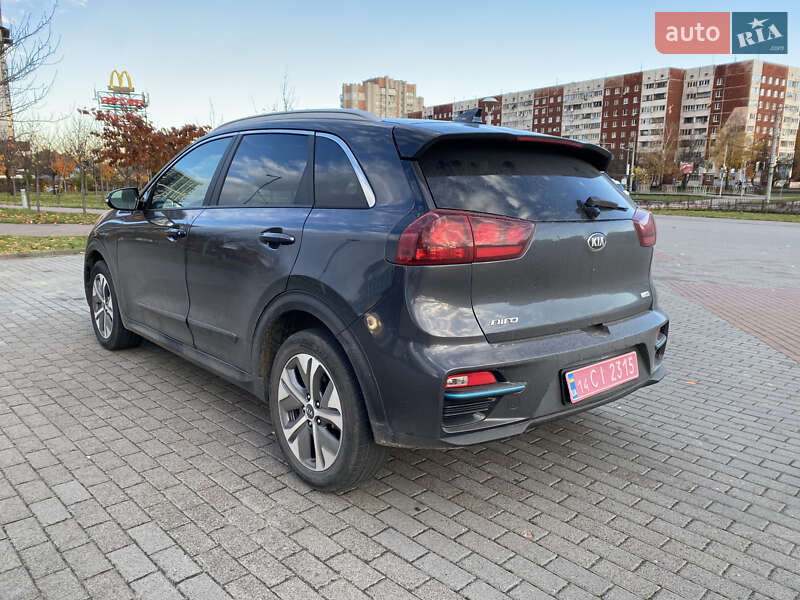 Внедорожник / Кроссовер Kia Niro 2019 в Львове фото 5 Внедорожник / Кроссовер Kia Niro 2019 в Львове