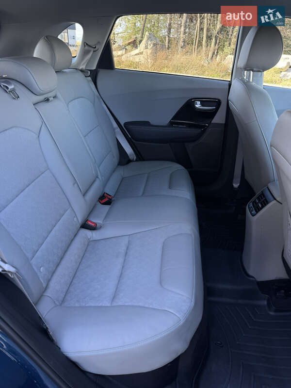 Позашляховик / Кросовер Kia Niro 2020 в Львові