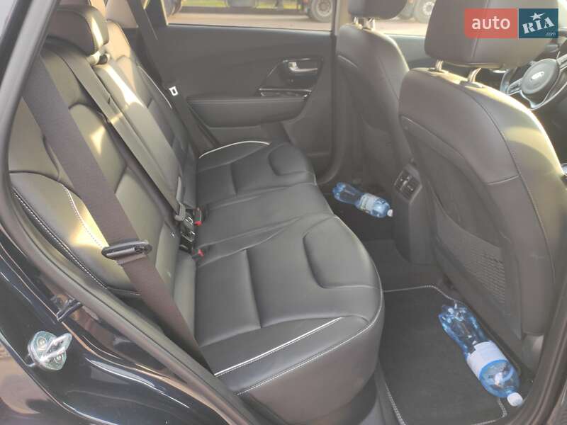 Внедорожник / Кроссовер Kia Niro 2020 в Житомире