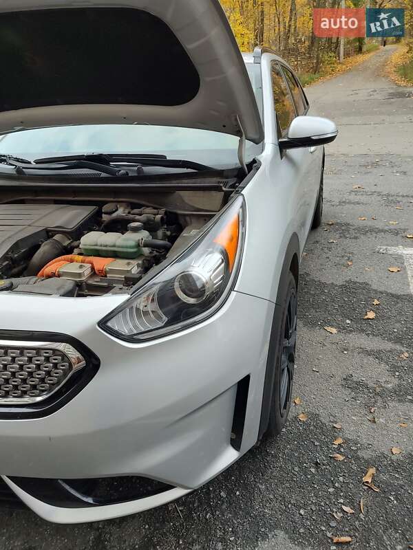 Позашляховик / Кросовер Kia Niro 2019 в Харкові