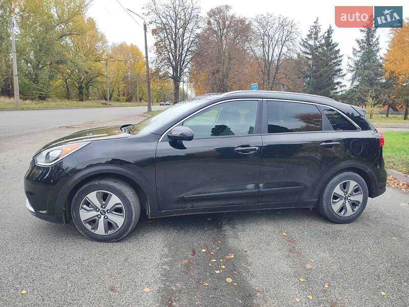 Внедорожник / Кроссовер Kia Niro 2017 в Черкассах