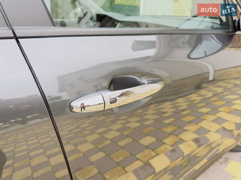 Внедорожник / Кроссовер Kia Niro 2021 в Казатине