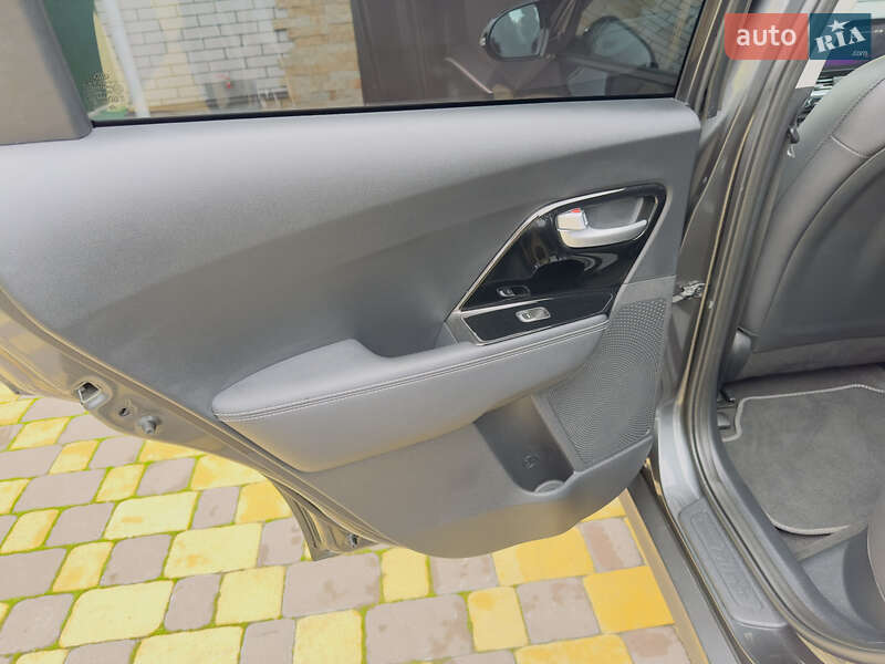 Внедорожник / Кроссовер Kia Niro 2021 в Казатине