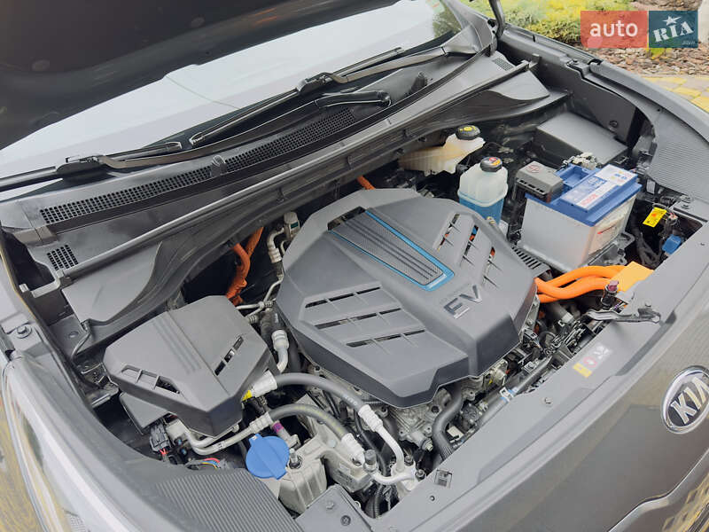 Внедорожник / Кроссовер Kia Niro 2021 в Казатине