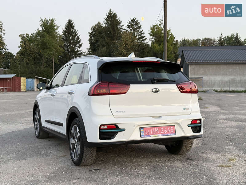 Внедорожник / Кроссовер Kia Niro 2020 в Новой Ушице