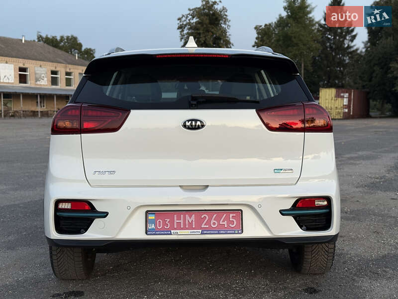 Внедорожник / Кроссовер Kia Niro 2020 в Новой Ушице