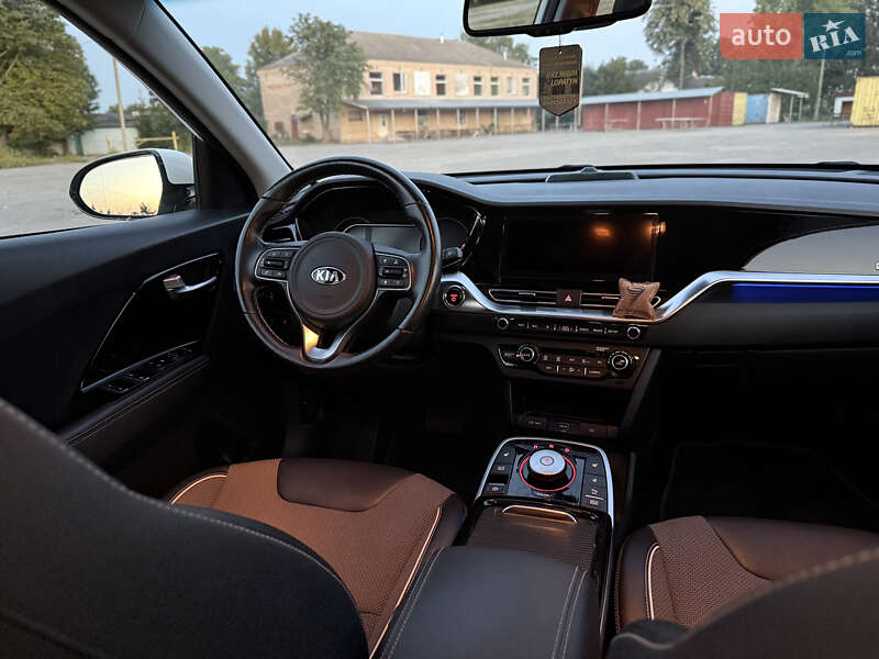 Внедорожник / Кроссовер Kia Niro 2020 в Новой Ушице