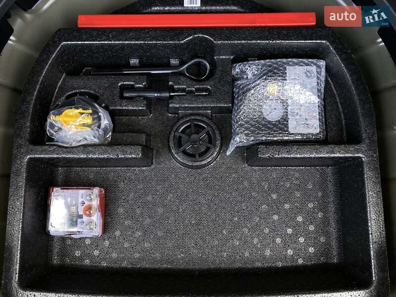 Внедорожник / Кроссовер Kia Niro 2020 в Львове фото 55 Внедорожник / Кроссовер Kia Niro 2020 в Львове