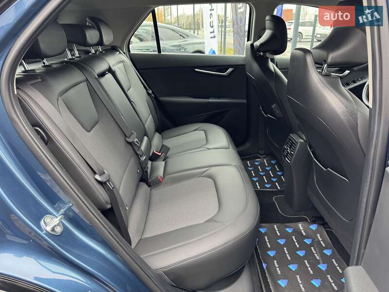 Внедорожник / Кроссовер Kia Niro 2023 в Ровно