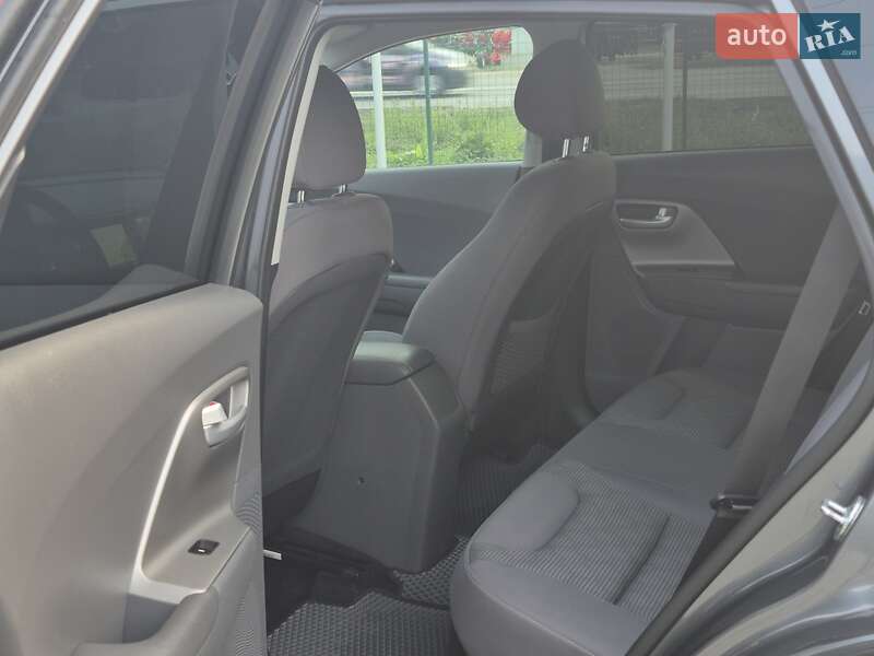 Внедорожник / Кроссовер Kia Niro 2017 в Кропивницком фото 15 Внедорожник / Кроссовер Kia Niro 2017 в Кропивницком