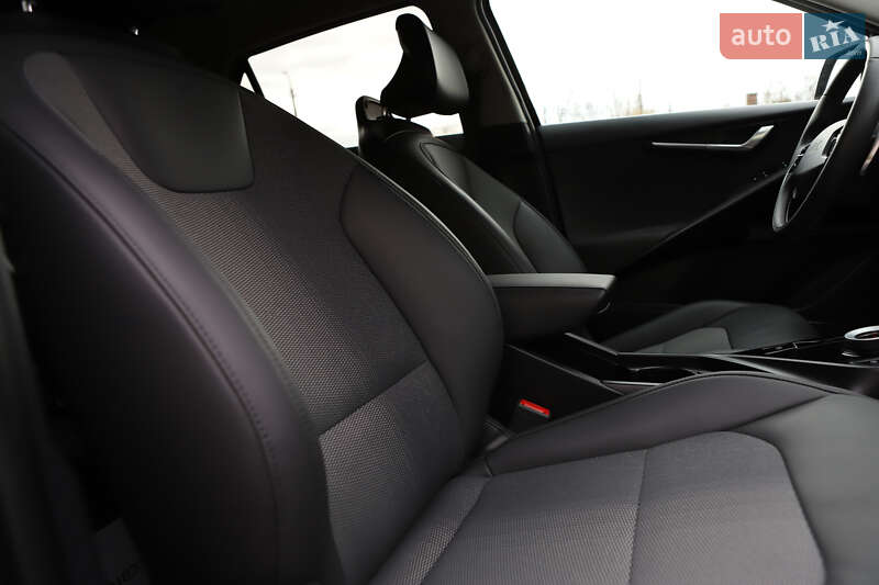 Внедорожник / Кроссовер Kia Niro 2024 в Дрогобыче