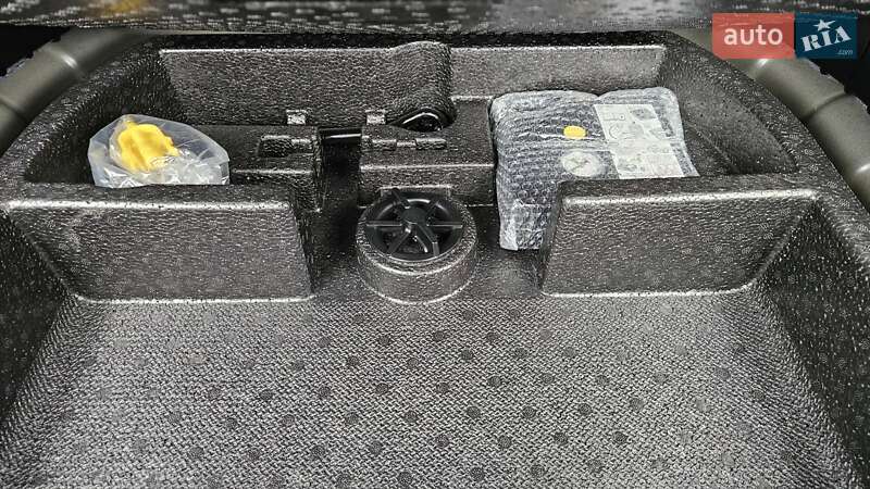 Внедорожник / Кроссовер Kia Niro 2020 в Радомышле