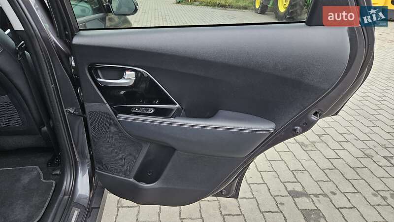 Внедорожник / Кроссовер Kia Niro 2020 в Радомышле