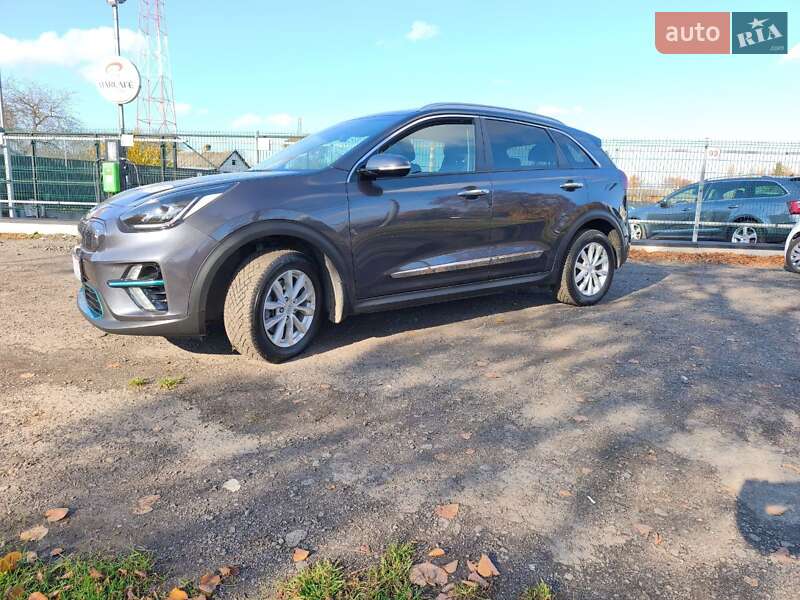 Внедорожник / Кроссовер Kia Niro 2019 в Луцке фото 5 Внедорожник / Кроссовер Kia Niro 2019 в Луцке