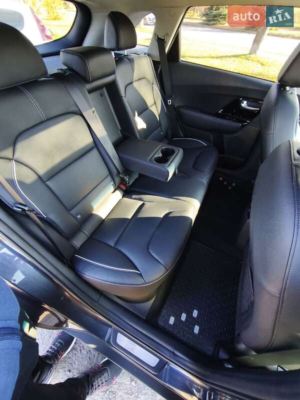 Внедорожник / Кроссовер Kia Niro 2019 в Луцке фото 43 Внедорожник / Кроссовер Kia Niro 2019 в Луцке