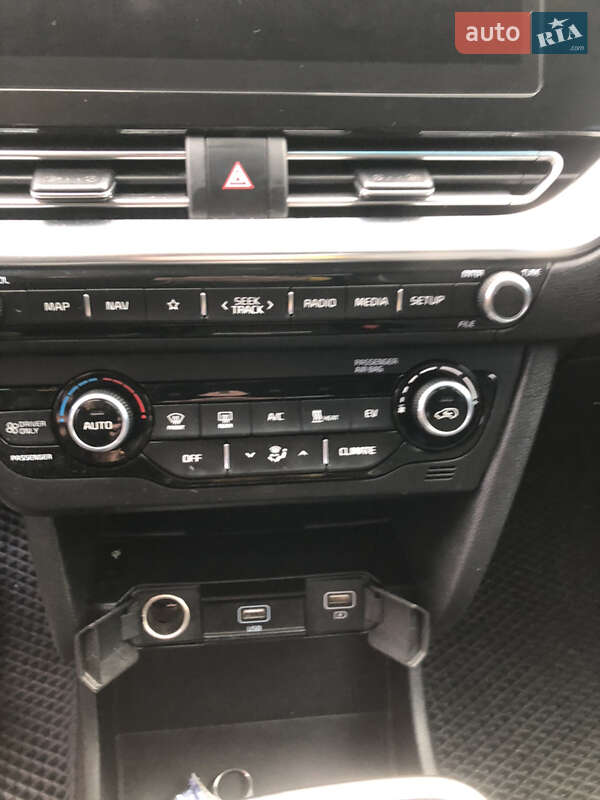 Внедорожник / Кроссовер Kia Niro 2021 в Ровно