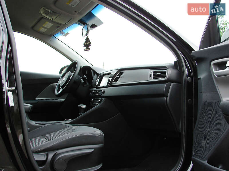 Внедорожник / Кроссовер Kia Niro 2017 в Одессе фото 24 Внедорожник / Кроссовер Kia Niro 2017 в Одессе