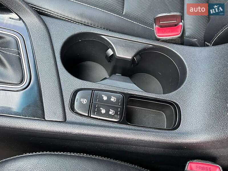 Внедорожник / Кроссовер Kia Niro 2017 в Виннице