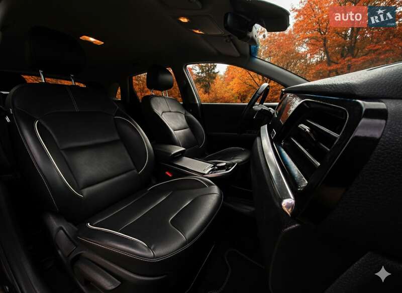 Внедорожник / Кроссовер Kia Niro 2020 в Гусятине