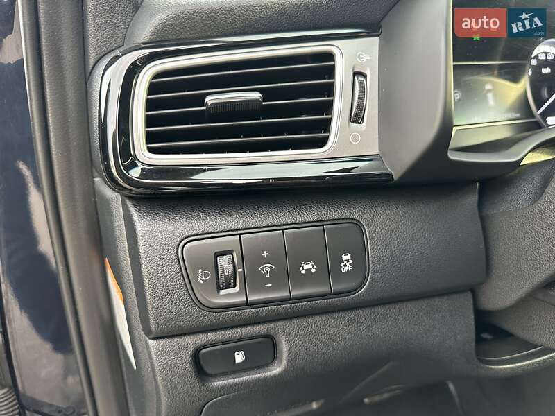 Внедорожник / Кроссовер Kia Niro 2017 в Киеве