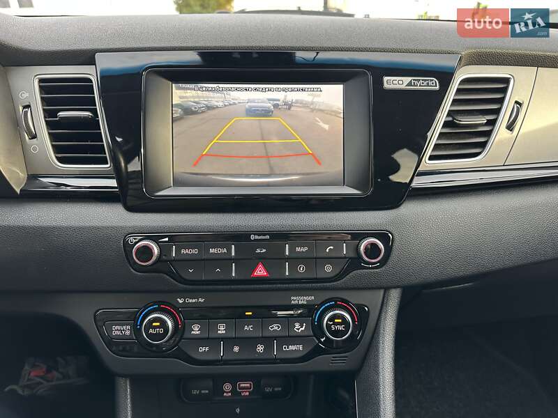 Внедорожник / Кроссовер Kia Niro 2017 в Киеве