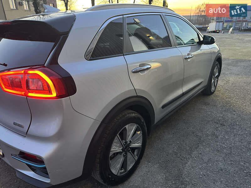 Внедорожник / Кроссовер Kia Niro 2019 в Тернополе фото 9 Внедорожник / Кроссовер Kia Niro 2019 в Тернополе