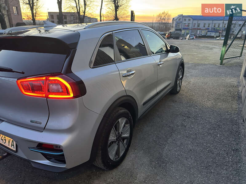 Внедорожник / Кроссовер Kia Niro 2019 в Тернополе фото 14 Внедорожник / Кроссовер Kia Niro 2019 в Тернополе