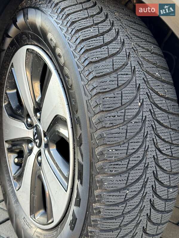 Внедорожник / Кроссовер Kia Niro 2017 в Житомире фото 39 Внедорожник / Кроссовер Kia Niro 2017 в Житомире