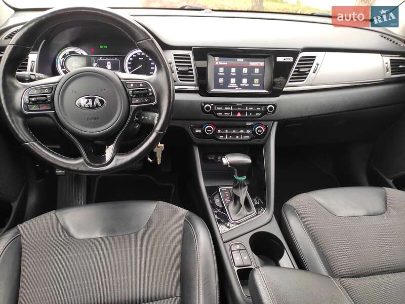 Позашляховик / Кросовер Kia Niro 2017 в Звягелі